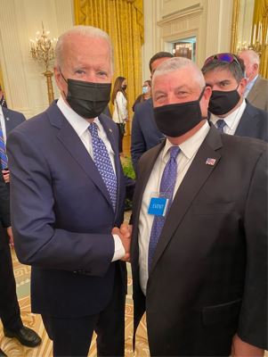 President Biden and NTEU National President Tony Reardon